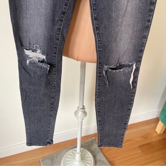 J Brand Mid Rise Nemesis Gray Distressed Blowout Knee Super Skinny Jeans EUC 27 - Picture 5 of 9